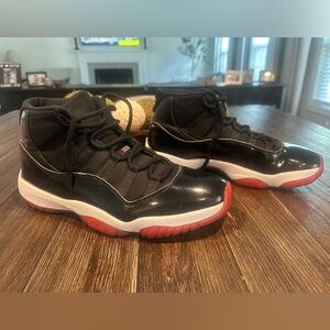 Air Jordan Retro 11 Mid Bred Sneakers (Beaters)